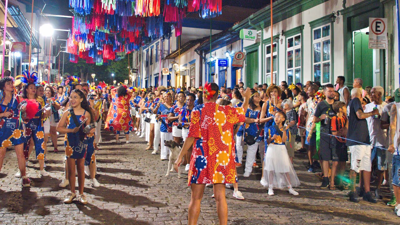 Bloco Mulheres do Ó no carnaval de Sabará 2025