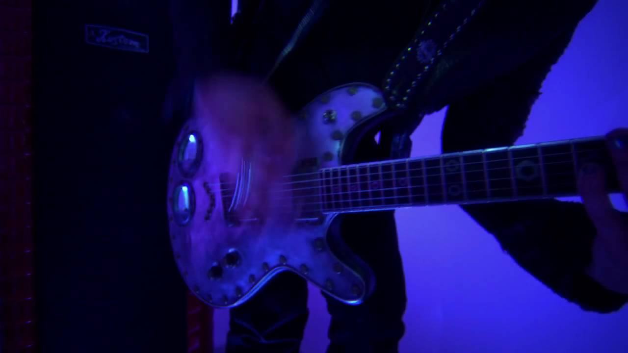 Crossfade - Killing Me Inside (Official Video)
