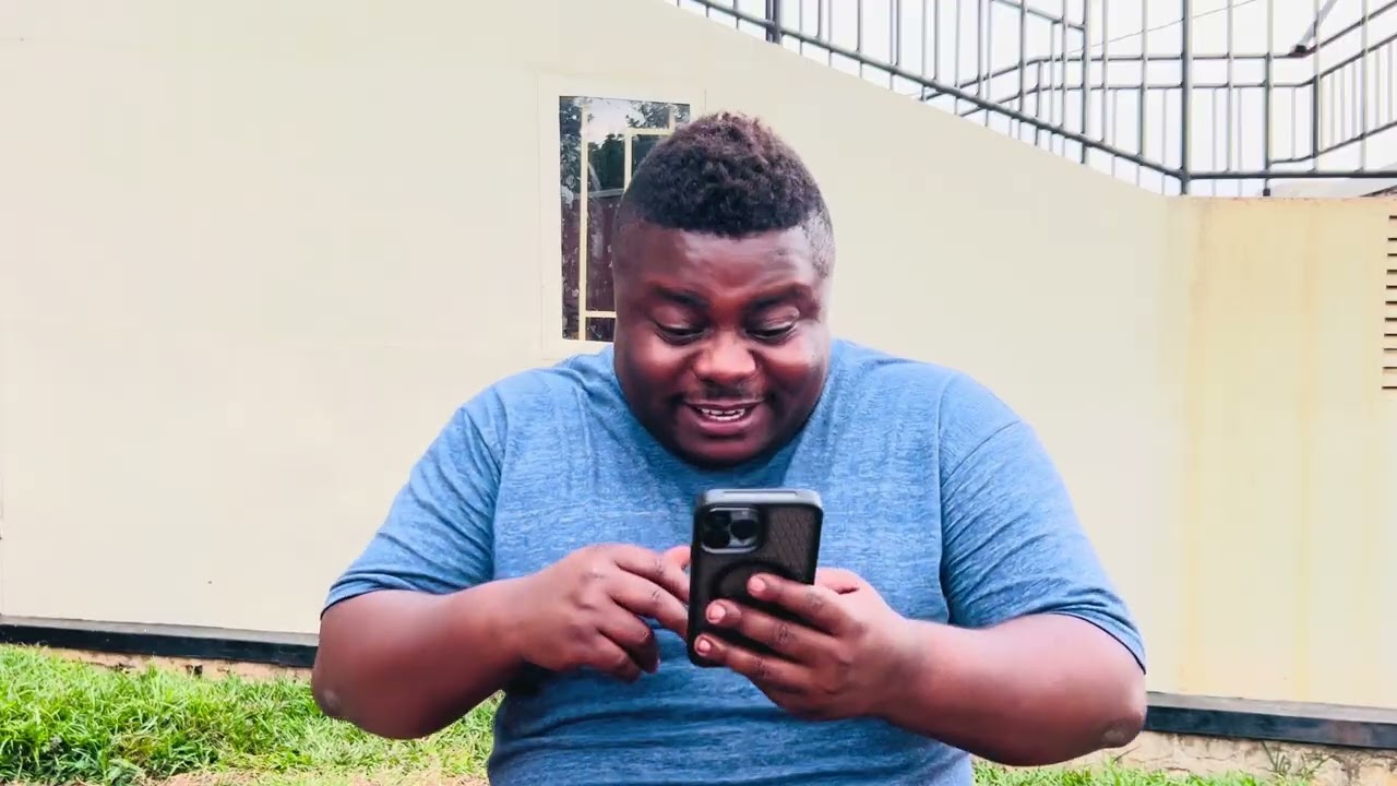 Umukada usanzwe yitumurira ku kamogi yongeye gukora ibara naho BURIKANTU yongeye kurira kubera nyina