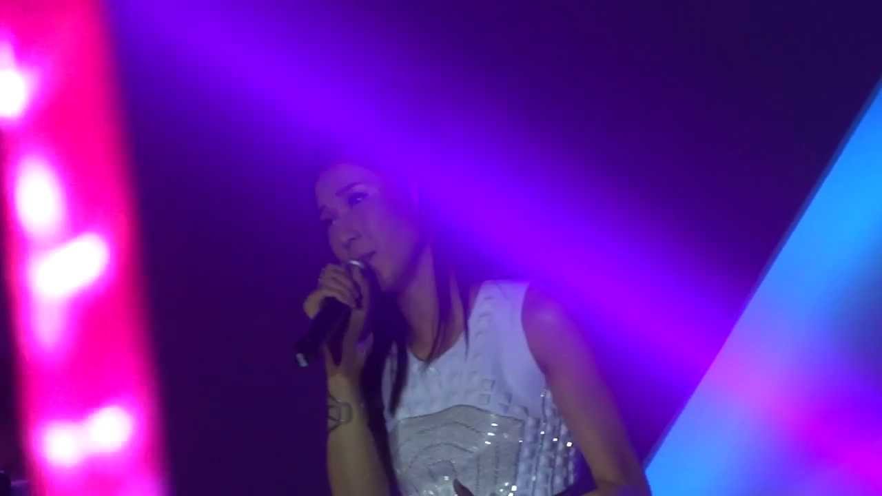 鍾嘉欣 Linda Chung LOVE LOVE LOVE 首個演唱會 @ 日夜想你