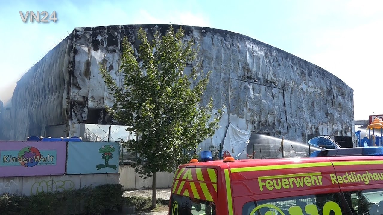 22.08.2019 - VN24 - Großbrand Recklinghausen - Kinderwelt-Hallen gehen in Flammen auf