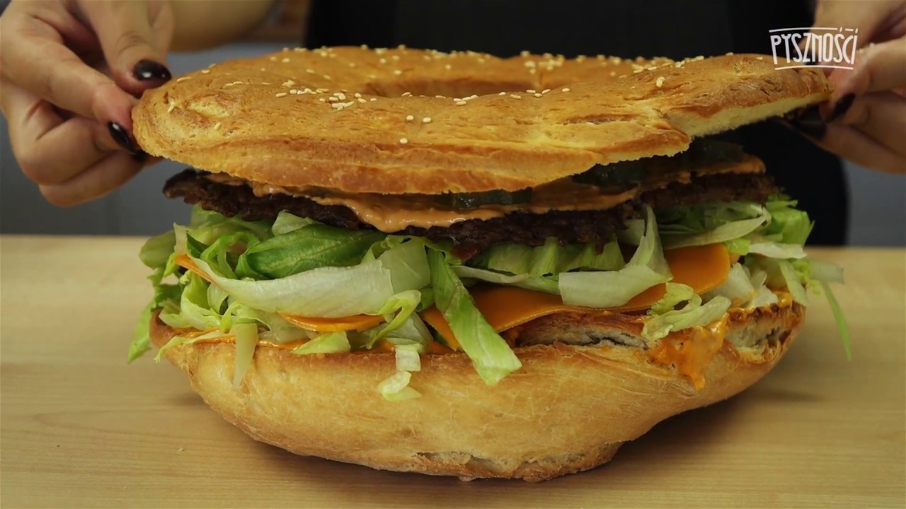 Burger w wersji XXL. Pyszny, domowy fastfood