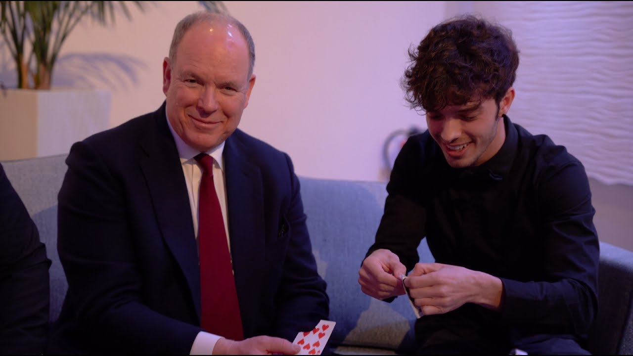 Tour de magie au Prince Albert II de Monaco (Ft. Thomas Pesquet)