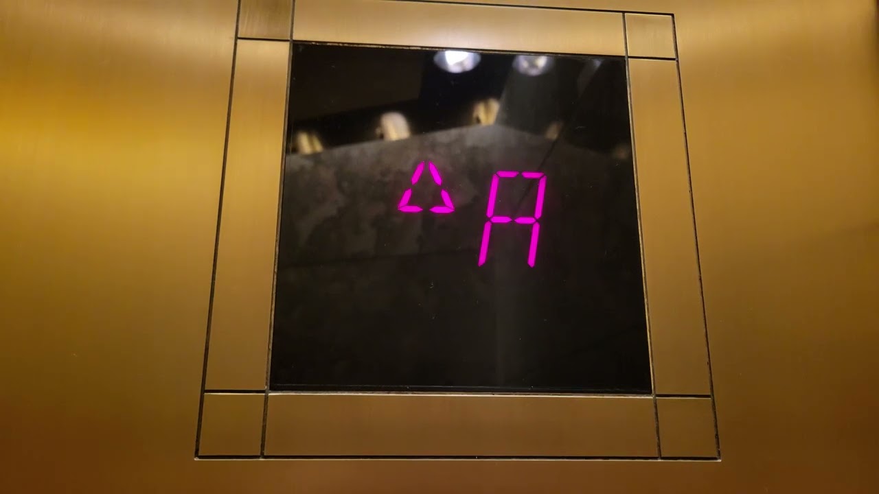 4K 1989 Fujitec Traction Parking Elevator 4 | US Bank Centre | Seattle WA