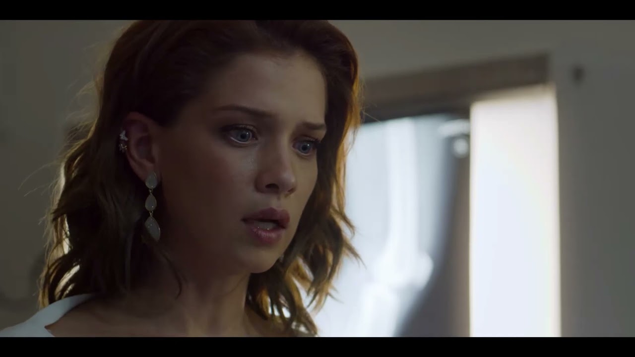 Elisa Lazcano meets Alex - Who Killed Sara? (Netflix Series)