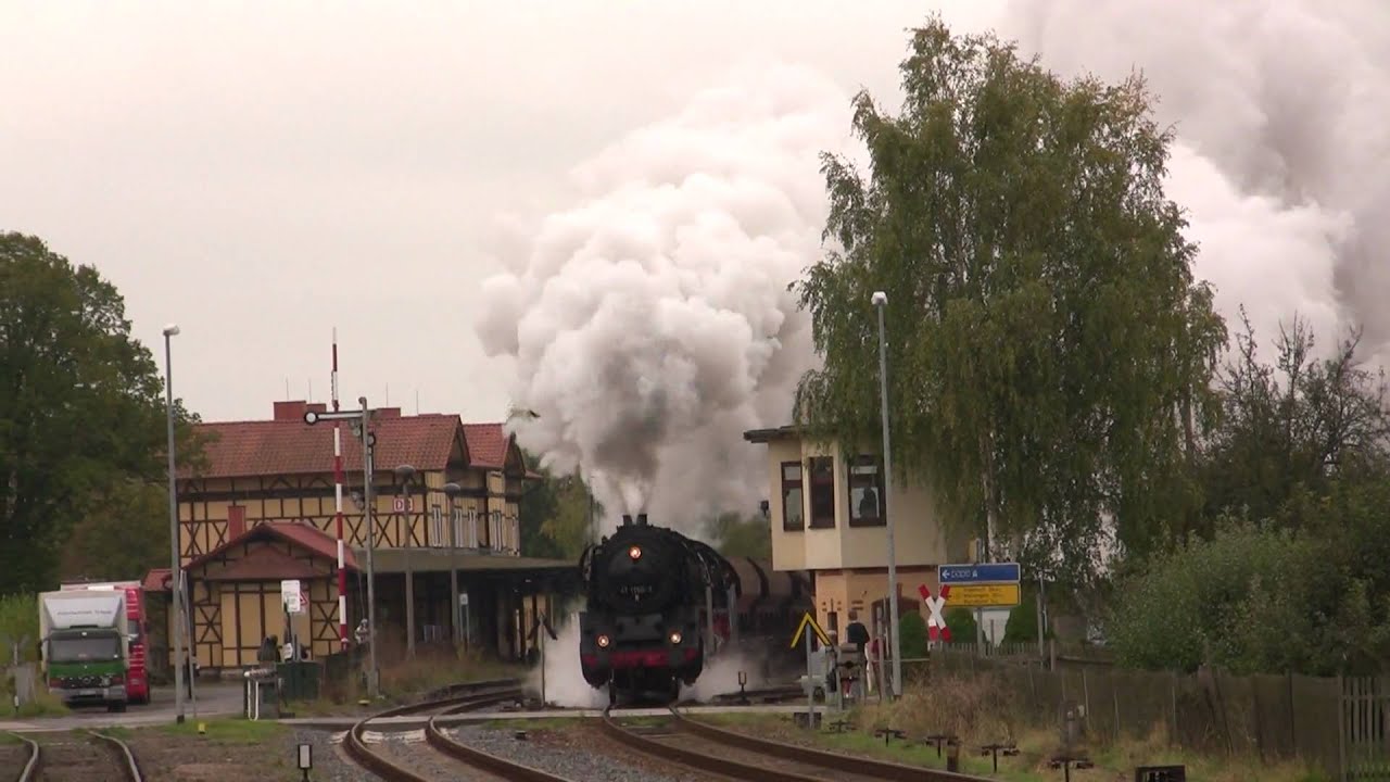 41-1144 und 41-1150 bei der Durchfahrt des Bahnhofs Immelborn