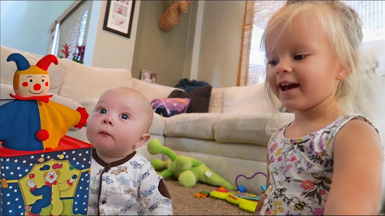 SURPRISING TOY CLOWN!