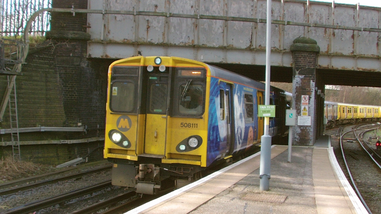 Half an Hour at (216) - Birkenhead North Station 10.2.2017 - Class 507 508 terminus