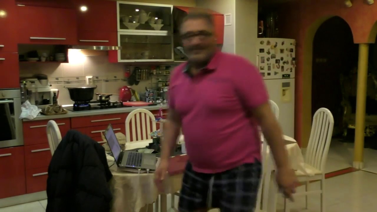 IN CAPATUL BARULUI ERAU SAPTE FETE (POVESTE GREA)