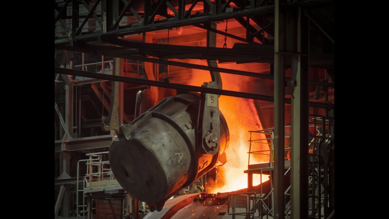 100 TONS OF LIQUID STEEL IN A OPEN HEART FURNACE ( Amazing lava flow )