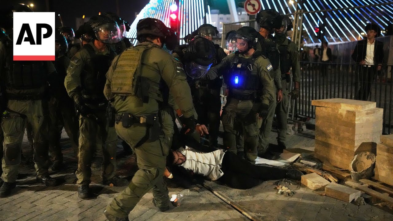 Tens of thousands of ultra-Orthodox Jews protest military draft in Jerusalem