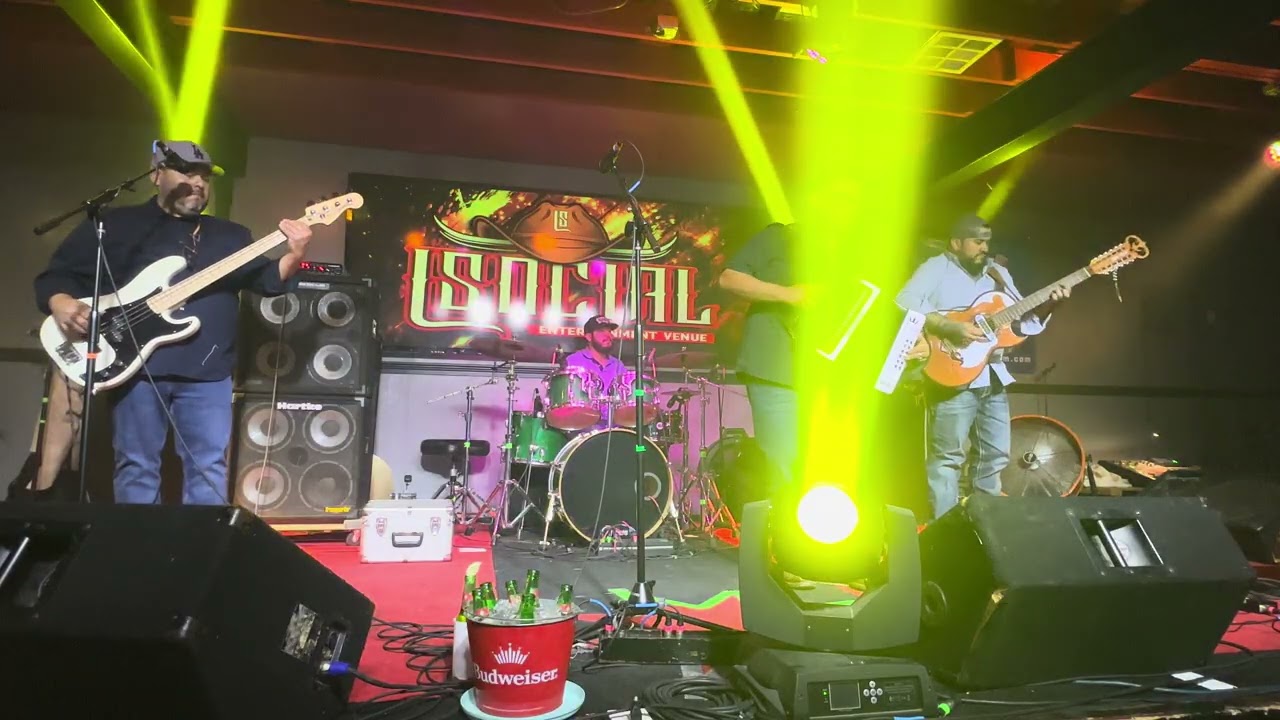 Muños Tardeadas w/ David Flores y Los Tremendos Alacranes @ Social 