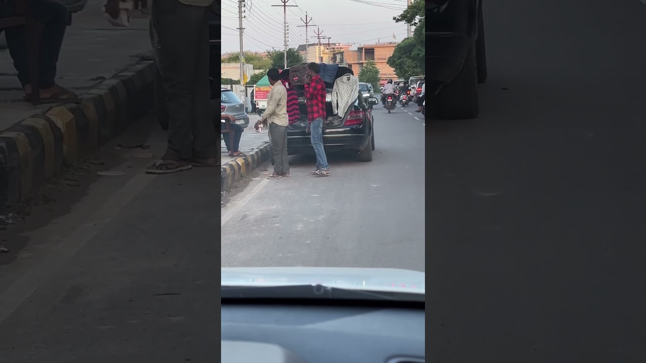 Roadside🤔 Clothes Store🧐#roadside #road #clothes #clothesstore #brandclothes #friends #carstore
