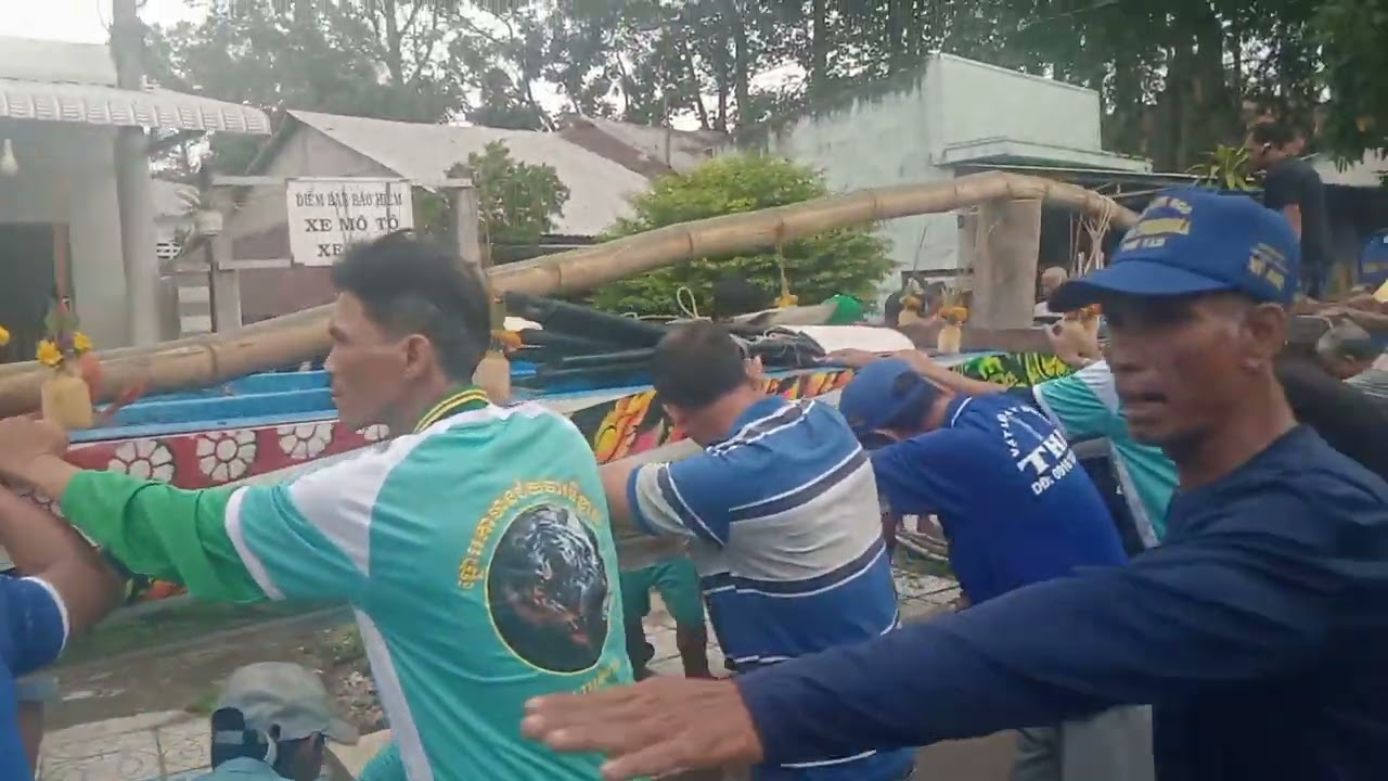 Lễ hạ thủy ghe ngo chùa phonoroka.xa phú tâm....