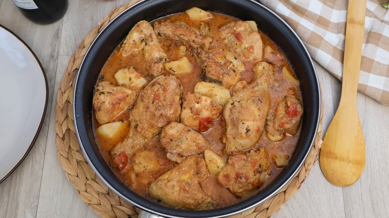 Pollo guisado con almendras: receta fácil y con salsa para mojar pan