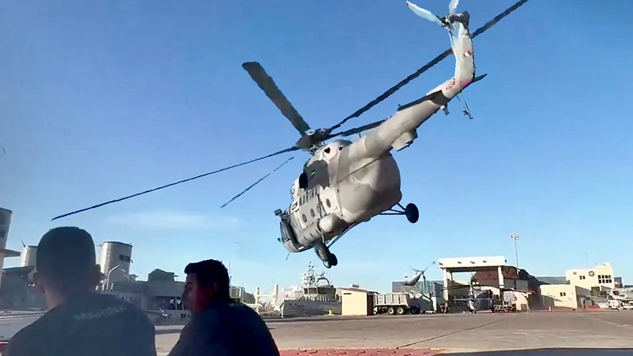 Giant Helicopter Crashes After Takeoff