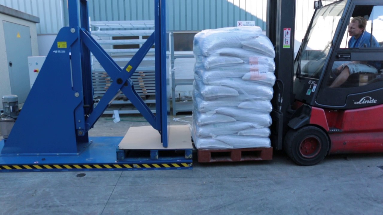 Stationay Pallet Changer - Transferring plastic bags