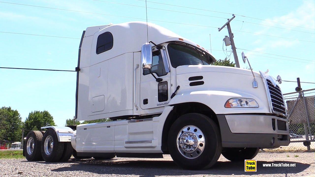 2013 Mack Pinnacle CXU613 Sleeper Truck - Walkaround Exterior Tour - Centre Camion Gamache