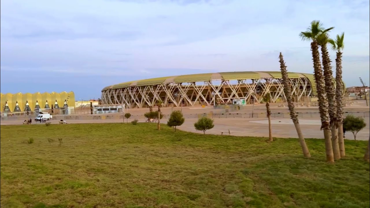 وهران: جولة من الواجهة البحرية إلى ملعب ميلود هدفي عبر طريق الميناء قبل مباراة الصومال الجزائر