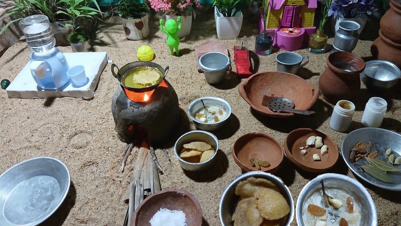  আজকে মিনি কিচেনে গরম গরম লুচি আর সিমুই #viralvideo #cooking #food 