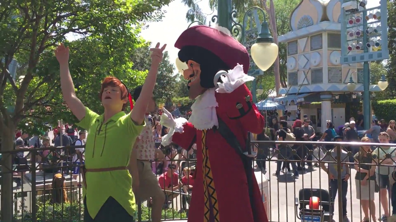 Peter Pan's STORYTIME with Hook and Merida! // Disneyland