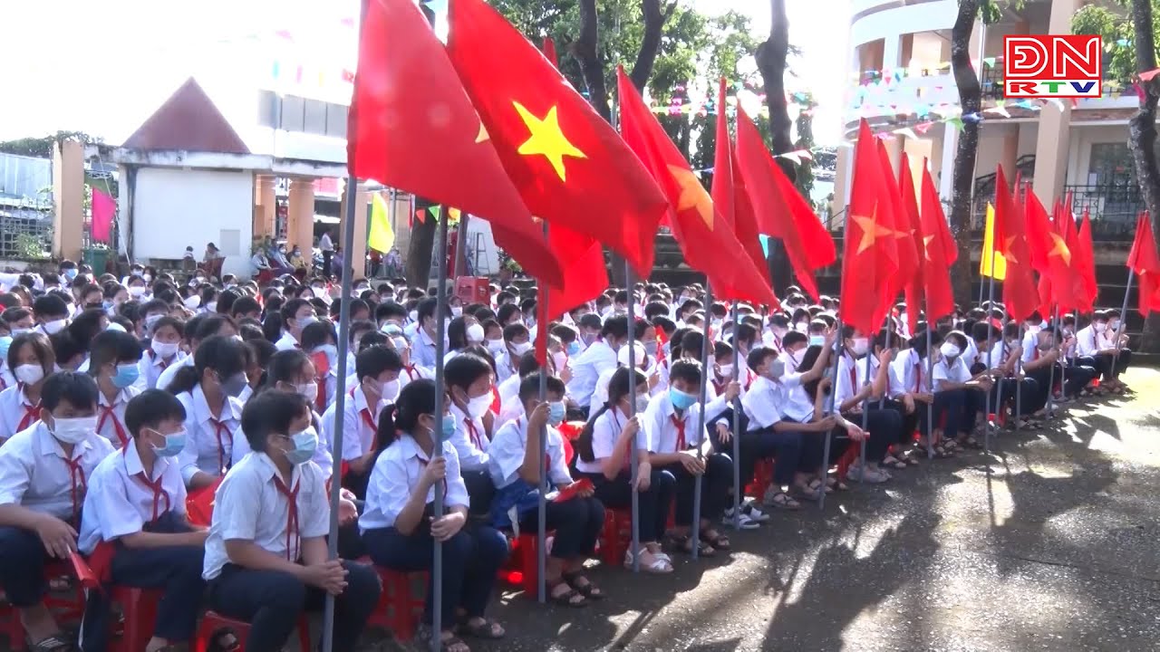 Trường THCS Phú Tân khai giảng năm học mới