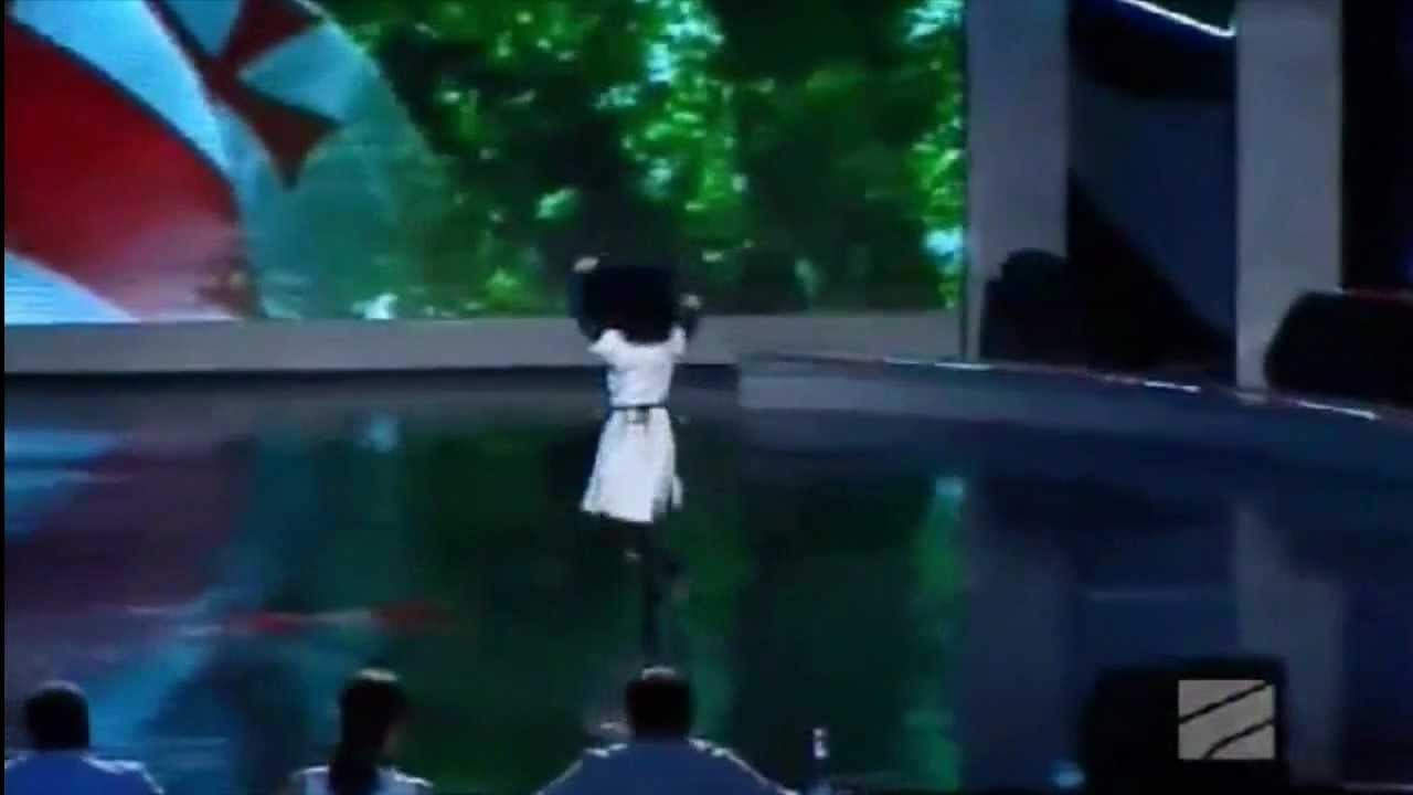 Грузинка танцует бешеную Лезгинку - Georgian girl dancing Lesginka