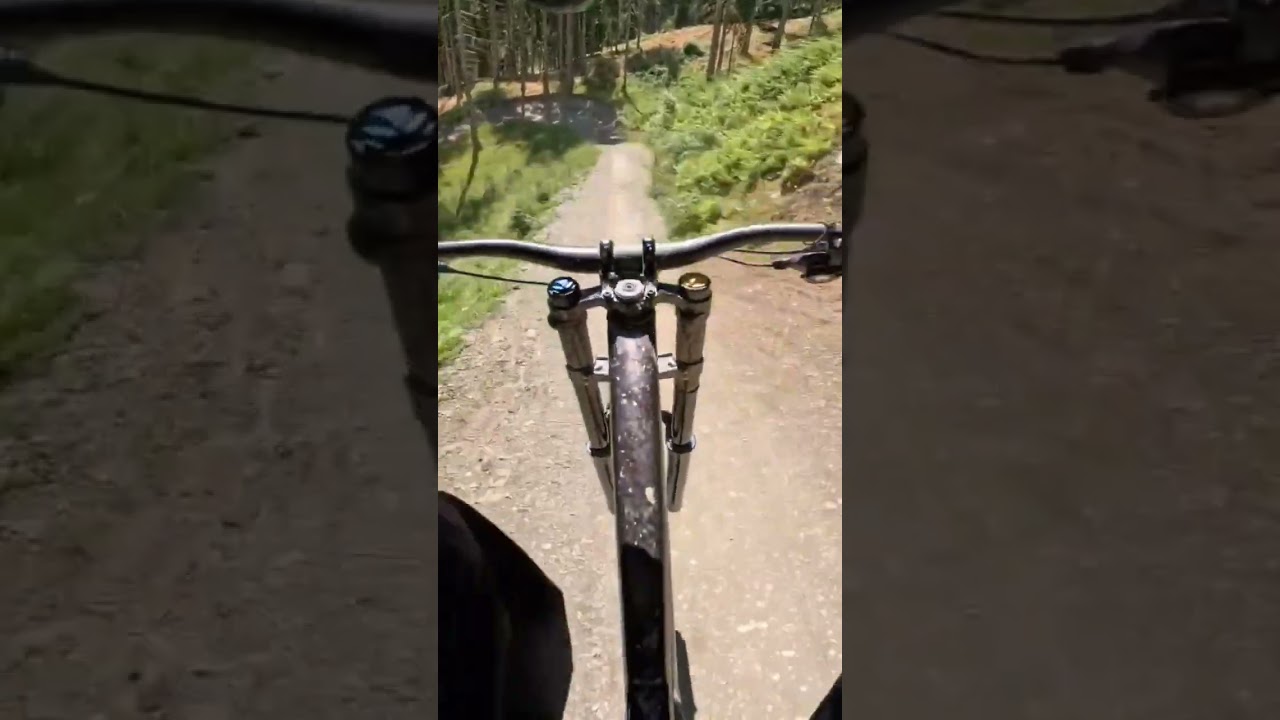 the beging from hangman2. #mtb #demorace #specialized #dhbike #biking #leogang #flowline #flyingfinn