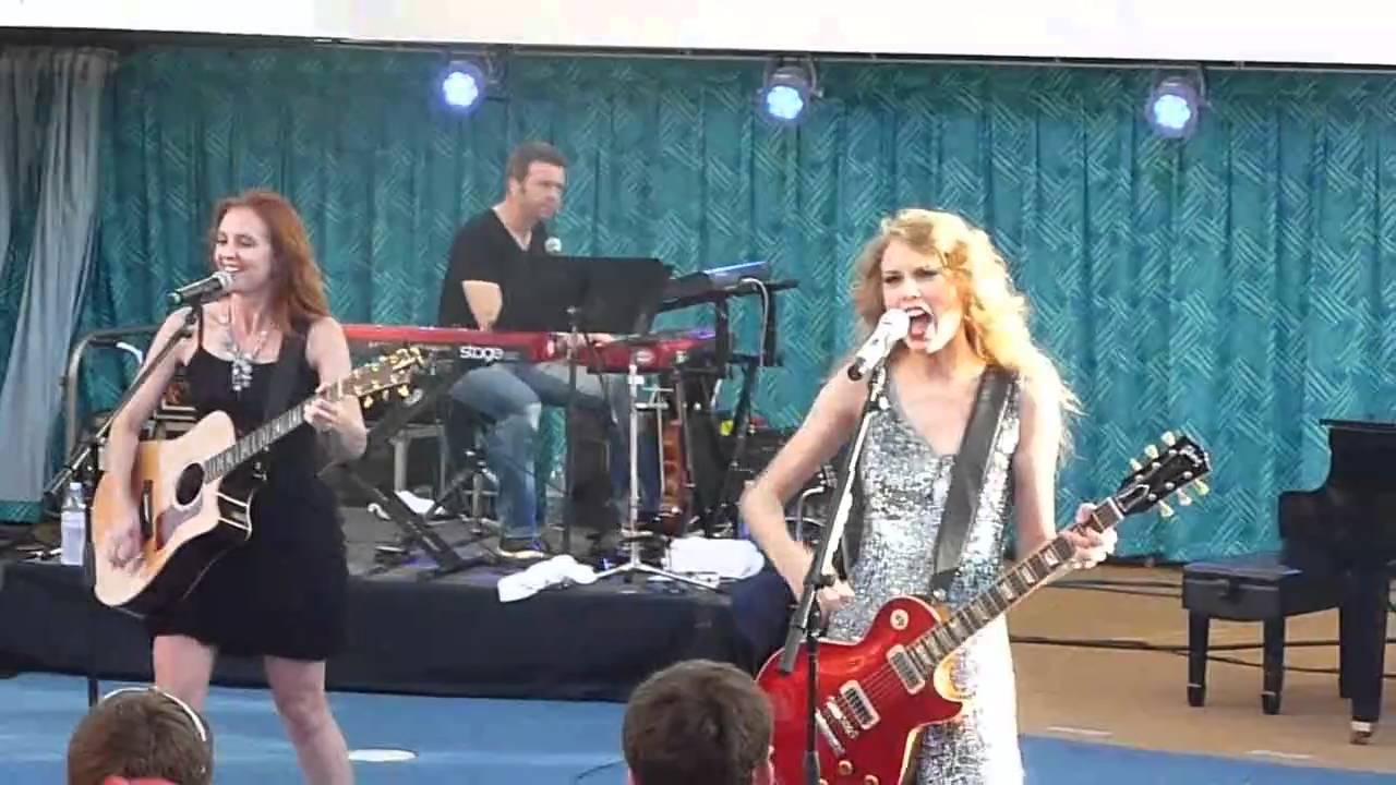 Taylor Swift performing 