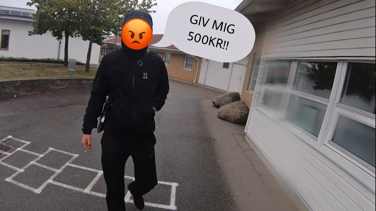 M&Oslash;DER HAM JEG KOM OP OG SL&Aring;S MED// HAN VIL HAVE 500KR