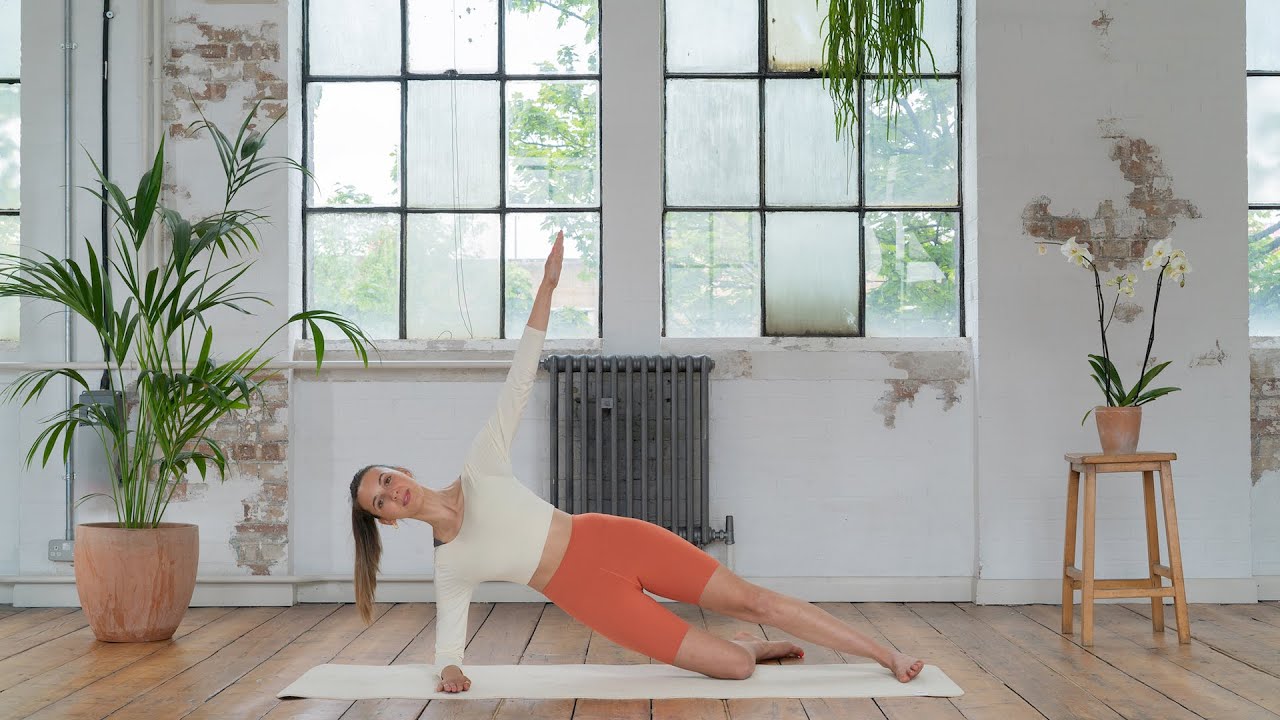 Strong Dynamic Pilates Routine - 20 Minutes | Lottie Murphy Pilates