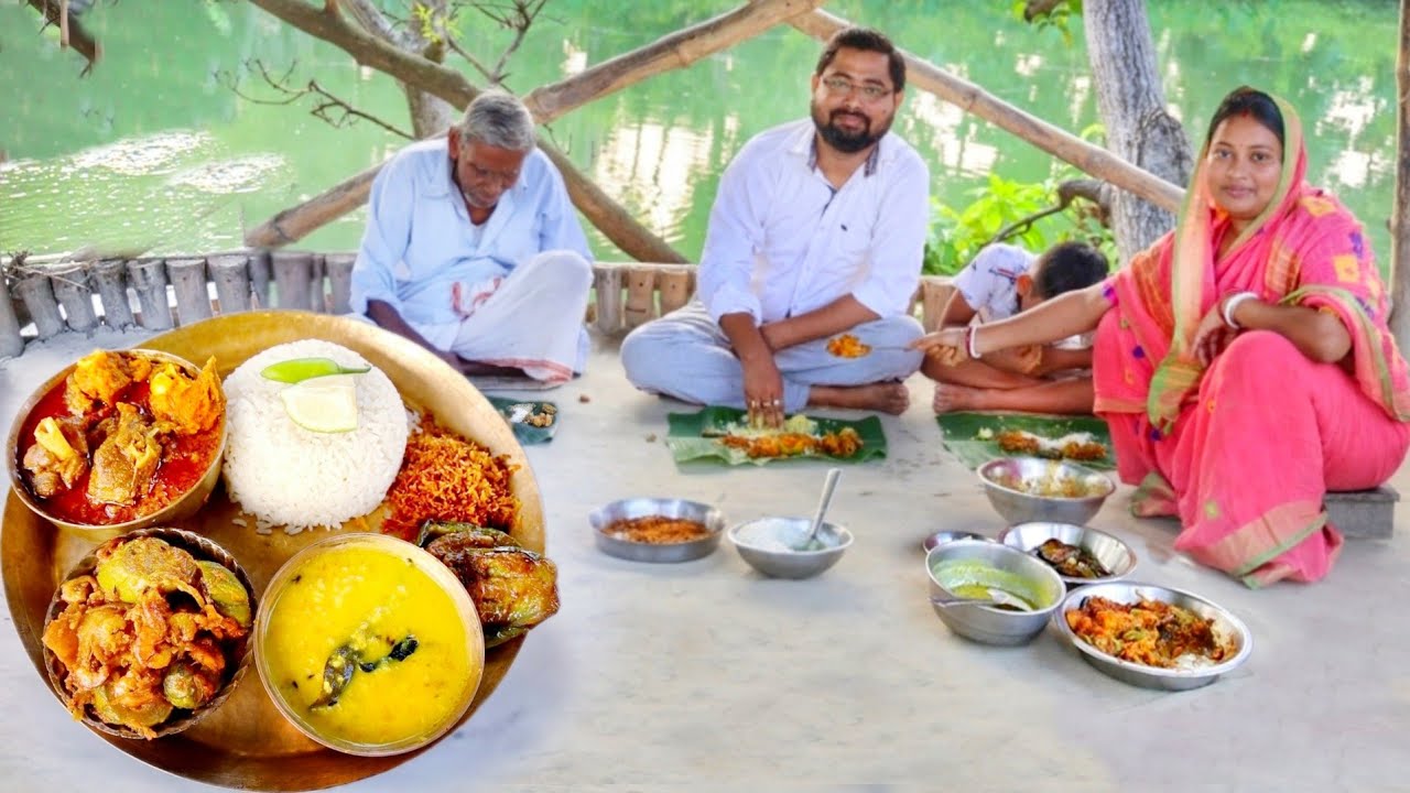 আলুভাজা,বেগুন ভাজা,পটলচিংড়ি খাসির মাংস,মুগের ডাল বাঙালির পছন্দের সেরা লাঞ্চ থালি