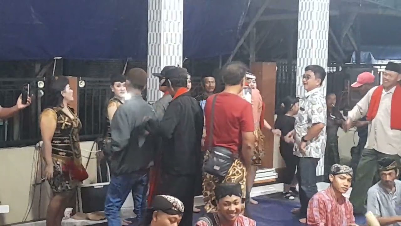 Seni: Tayub;.... Lagu Kembang KopiAli-ali, ORARI,.... Campursari Cipto Laras