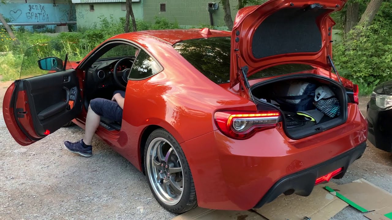 Устанавливаем выхлоп HKS Premium Legamax на Toyota GT86 - Subaru BRZ, часть 1.