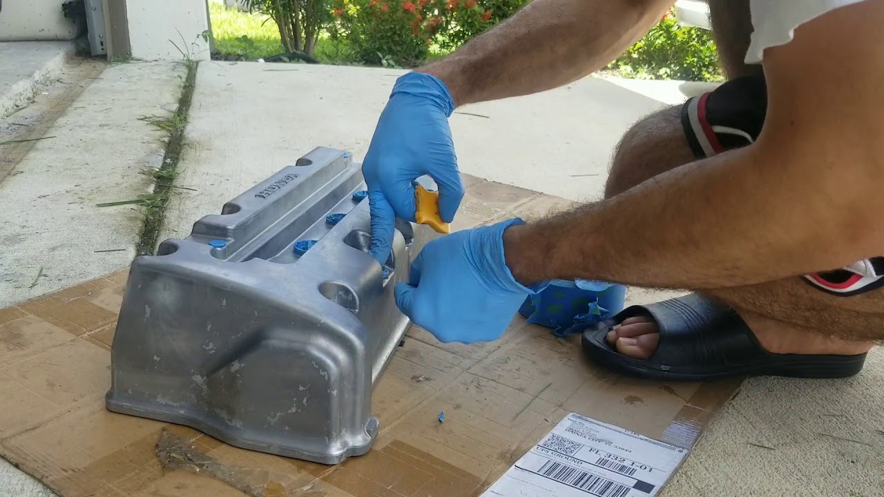 Spray Painting K24 Valve Cover Black