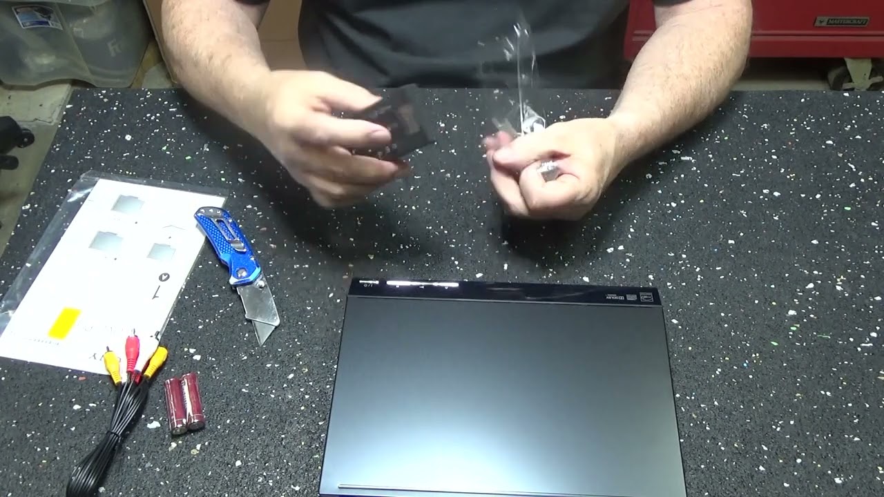 RDLG Déballage d'un lecteur DVD Sony DVPSR510H, conversion 1080p.