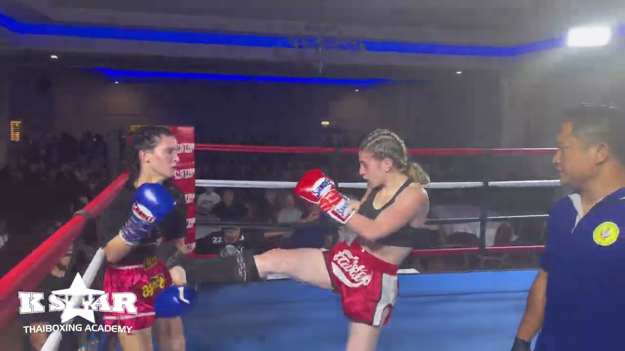 Fight 8 Olivia Reading v Eleanor Bardin