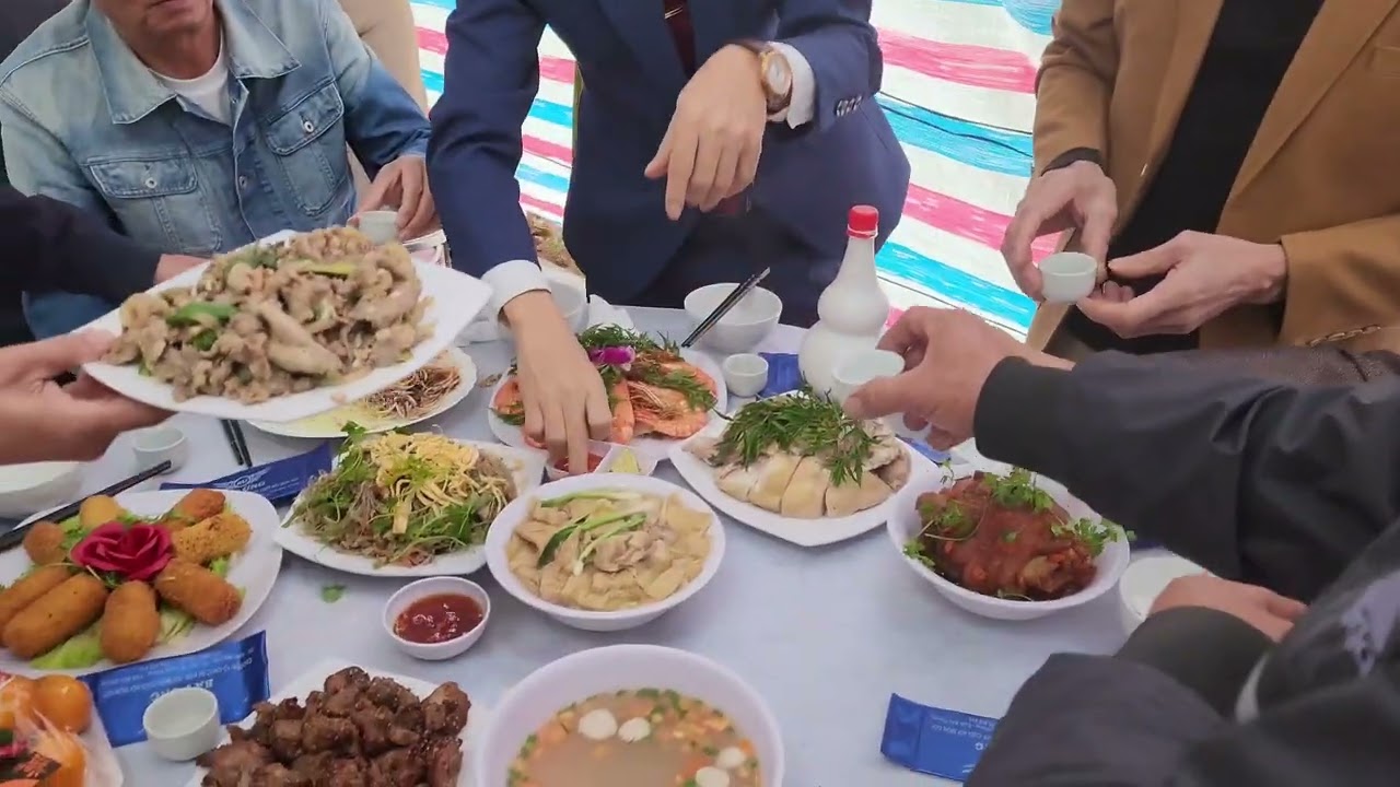 Cỗ Cưới VIỆT NAM- Tục Uống Rượu Của Người Việt 