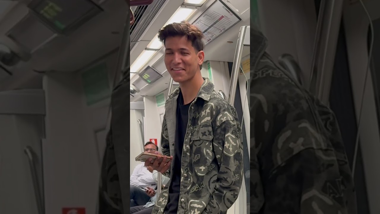 Ye To Line Mar Rahi Hai Mere Pe 😍😍 #shorts #love