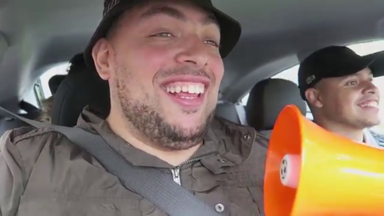 Qucee Compilatie Schreeuwen in het openbaar
