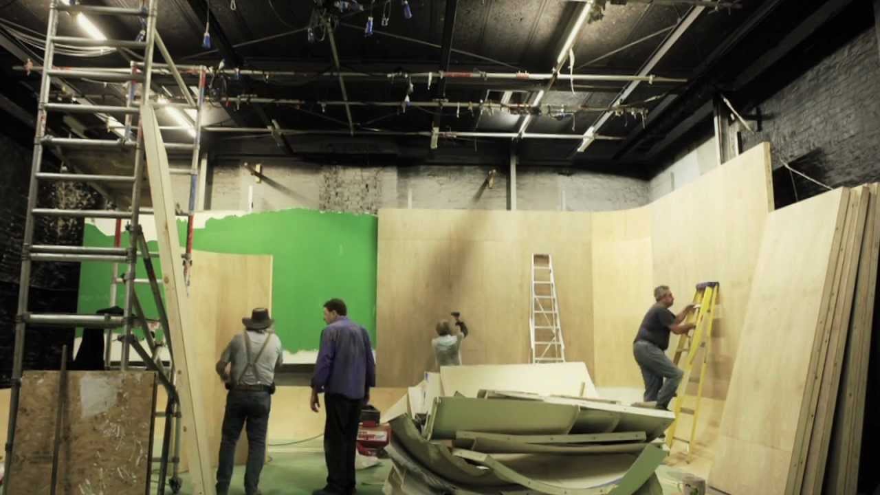 Mount Pleasant Studio, London. How to build a studio cyc in 2 minutes.