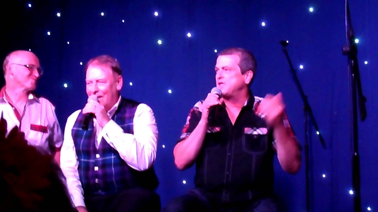 AND I RAN WITH THE GANG ALAN LONGMUIR STORY  WITH LES MCKEOWN Q & A 14TH AUGUST 2014