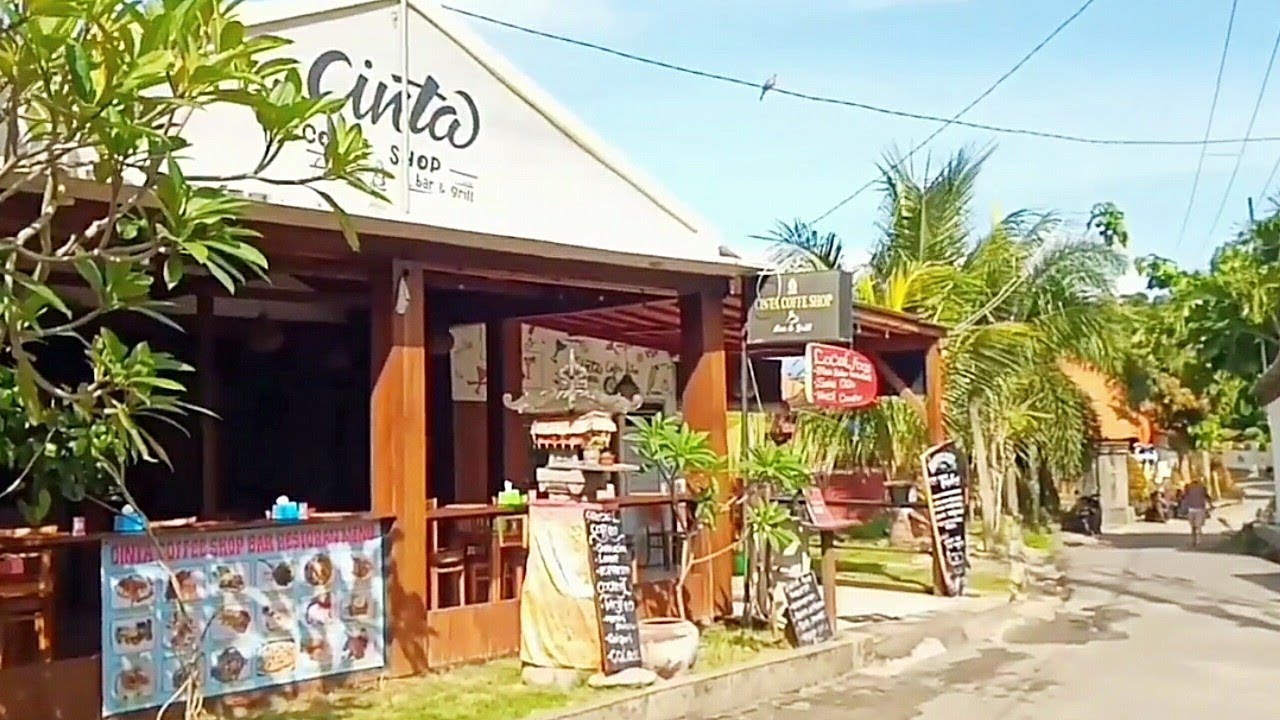 Walking tour through the Nusa Lembongan village streets