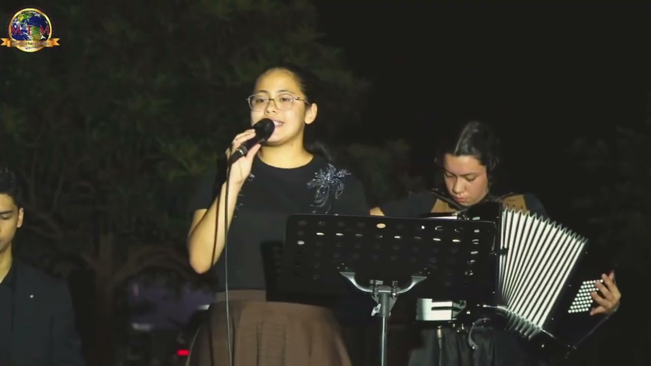 Coritos Bien avivado en la campaña Evangelistica