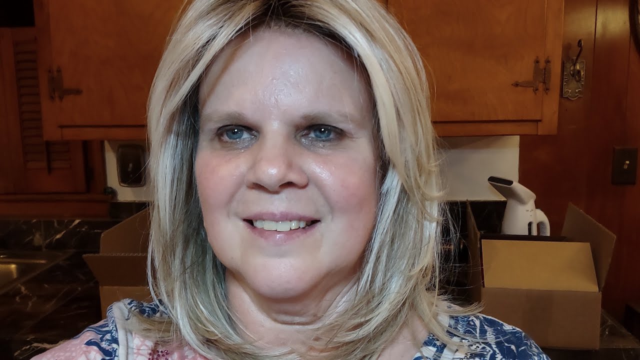 Luna by Ellen Wille unboxing light champagne shaded 101-23-20