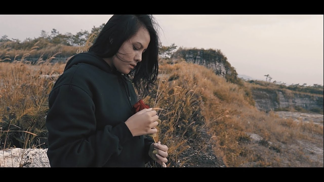 Claps Hand - Hurt (Official Music Video)