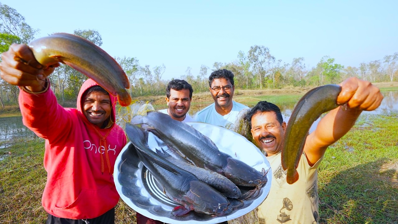 গ্রাম্য পদ্ধতিতে সারারাত মাগুরমাছ মাছ ধরে রান্না করে খাওয়া | village fishing and cooking video