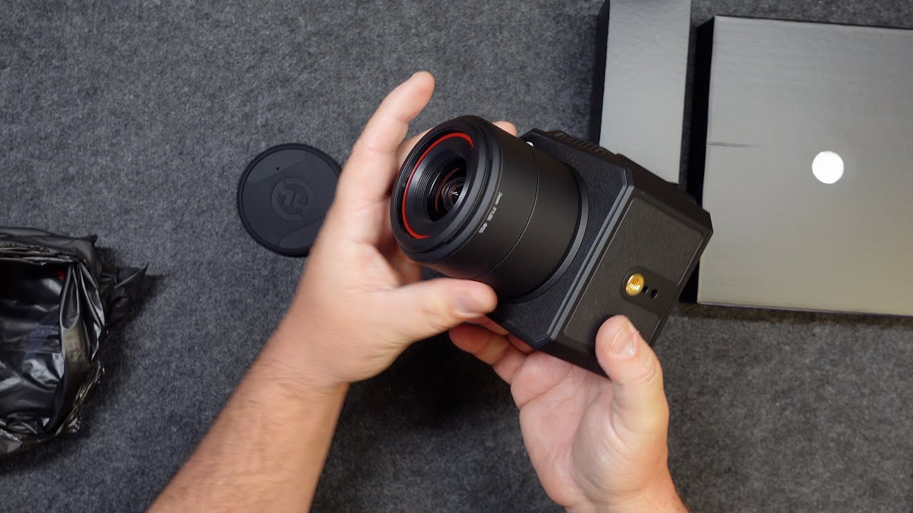 Unboxing the Hollyland VenusLiv Air 4k Live Streaming Camera