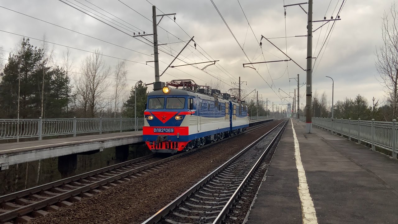 Обкатка Новогоднего ВЛ82М-069 на станции Павлово-на-Неве