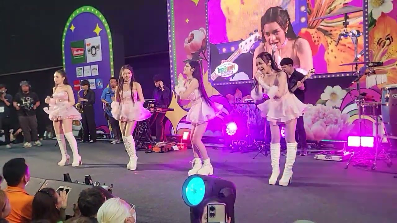 4สาว ไหทองคำจูเนียร์ งานไทยรัฐแฟร์ครั้งที่3 เดอะมอลล์บางแค